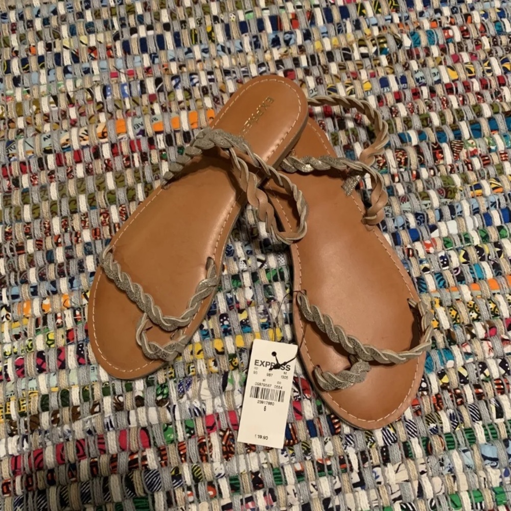Express women’s sandals size 6